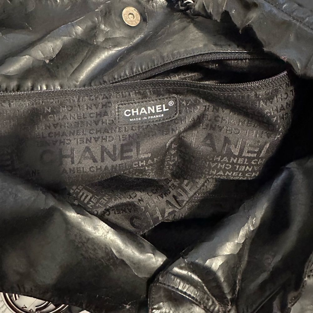 CHANEL Black Quilted Patent Leather Chain Tote with CC Charm - Picture 13 of 16
